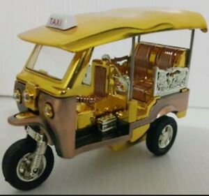 【送料無料】ホビー 模型車 モデルカー トゥクトゥクトゥクトゥクタクシータイミニチュアモデルサイズtuk tuk taxi thailand miniature tricycle car model souvenir collectible size s