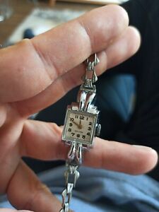 【送料無料】腕時計 モントールアールデコフェムメカニークフォンティオンネmontre art deco femme mecanique fonctionne