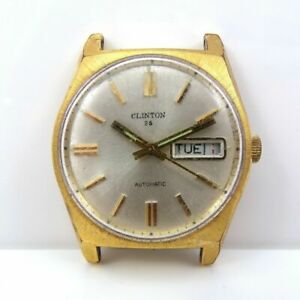 【送料無料】腕時計 ヴィンテージクリントンデイゴールドトーンメンズリストウォッチランニングvintage clinton automatic daydate gold tone 25j mens wrist watch running qze5