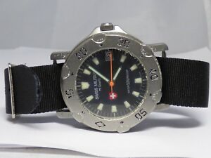腕時計　メンズスイスクォーツウォッチケースバッテリーmens swiss military quartz watch date 38mm case battery