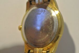 【送料無料】腕時計　クラシックドリームモップゴールドトーンステンレススチールレディースtissot classic dream mop gold toned stainless steel womens wristwatch