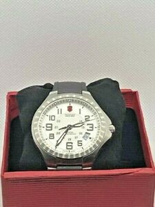 【送料無料】腕時計　ビクトリノックスメンズスイスアーミーアクティブベースキャンプクォーツウォッチvictorinox 241332 mens swiss army active base camp quartz watch
