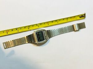 【送料無料】腕時計　アラームクロノグラフストラップウォッチnb lorus childrens alarm chronograph resin strap watch r2387hx9lnp