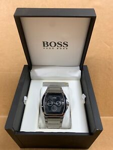 腕時計　ヒューゴボスメンズクロノグラフケースバッテリーインストールhugo boss mens chronograph watch with case worn twice battery installed