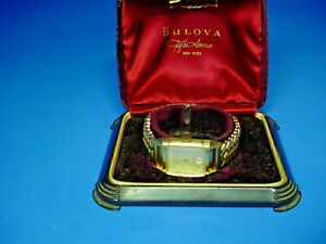 vintage bulova mens wristwatch 7ak 21 jewels 10k rose gold filled case boxヴィンテージブローバメンズローズゴールドケースボックス※注意※NYからの配送になりますので2週間前後お時間をいただきます。人気の商品は在庫が無い場合がございます。ご了承くださいませ。サイズの種類の商品は購入時の備考欄にご希望のサイズをご記載ください。　携帯メールでの登録ですと楽天からのメールが届かない場合がございます。