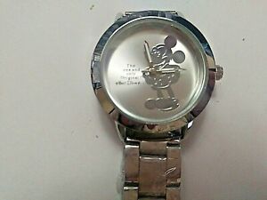 マウスオリジナルメタルストラップウォッチ※注意※NYからの配送になりますので2週間前後お時間をいただきます。人気の商品は在庫が無い場合がございます。ご了承くださいませ。サイズの種類の商品は購入時の備考欄にご希望のサイズをご記載ください。　携帯メールでの登録ですと楽天からのメールが届かない場合がございます。