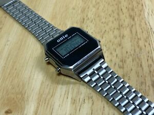 【送料無料】腕時計　オリーメンスシルバーブラックスクエアデジタルアラームクロノウォッチバッテリー