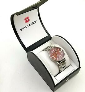 腕時計　ユニークスイスクロノグラフスイスrare,unique mens swiss chronograph swiss military 5360766light scratches