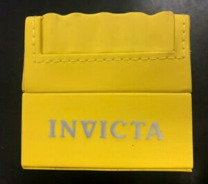 【送料無料】腕時計　ベルベットデザイナーウォッチボックスauthentic invicta retail designer watch box with velvet insert