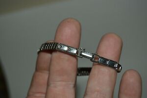 【送料無料】腕時計　ヴィンテージワーキングジュネーブジュエルセルフワインディングシルバートーンvintage working geneva 17 jewels self winding silver tone womens wrist watch