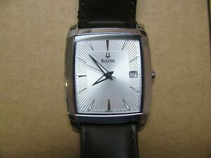 【送料無料】腕時計　ブローバメンズモデルbulova mens automatic watch model c877636 for parts