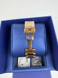 【送料無料】腕時計　スワロフスキースワロフスキークリスタルアクセントブレスレットswarovski womens city swarovski crystal accented bracelet watch, 38mm