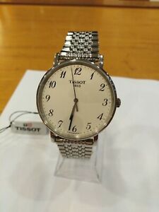 腕時計　ティソットクラシックアチャイオウオモヌオーヴォオリジッテtissot t classic acciaio uomo 38mm t1094101103200 nuovo, originale