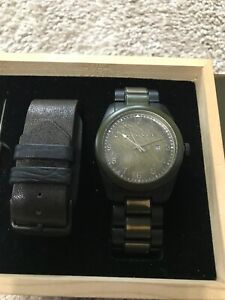 【送料無料】腕時計　オリジナルメンツートーンステンレススチールブレスレットミリタリーセットoriginal grain men two tone stainless steel bracelet watch 44mm military set