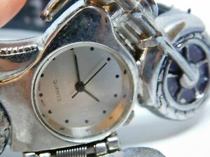 【送料無料】腕時計　チョッパーオートバイクォーツアナログメンズファッションウォッチchopper motorcycle shape quartz analog mens fashion watch