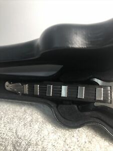 【送料無料】腕時計　デザインオリジナルブラックシルバーギタークォーツ