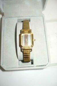 【送料無料】腕時計 ヴィンテージジャズパリクォーツフランスゴールドツートーンオリジナルボックスvintage jaz paris quartz france watch womens gold two tone 1990s original box 【送料無料】腕時計 ヴィンテージジャズパリクォーツフランスゴールドツートーンオリジナルボックスvintage jaz paris quartz france watch womens gold two tone 1990s original box