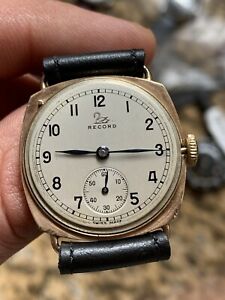 【送料無料】腕時計　クッションケースレコードゴールドメンズウォッチバックスイス