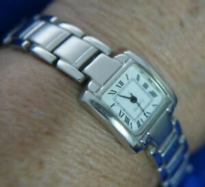 【送料無料】腕時計　レディースブレスレットリンクシルバートーンウォッチバッテリーskc ladies bracelet links silver tone watch, battery, works a20