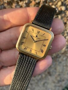 【送料無料】腕時計 ヴィンテージユニバーサルジュネーブメンズスクエアウォッチスイスメイドvintage universal geneve handwinding mens square watch swiss made 30,2x35,2mm