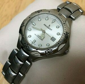【送料無料】腕時計　プジョーメンズベゼルシルバーアナログクォーツウォッチバッテリーpeugeot mens 30m moving bezel silver analog quartz watch hours~date~ battery
