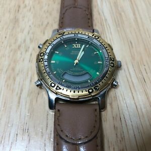 【送料無料】腕時計　アーミトロンメンズベゼルデュアルトーングリーンクォーツウォッチarmitron mens 30m moving bezel dual tone green quartz watch hours~partial work