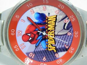 【送料無料】腕時計　マーベルスパイダーマンシルバートーンクォーツアナログメンズウォッチクリック