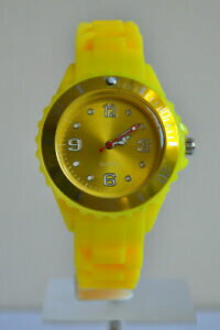 【送料無料】腕時計　モントールエンファンツフィレスギャロンブレスレットシリコンプチウォッチクーラーmontre enfants filles garcons bracelet silicone petit watch couleur jaune