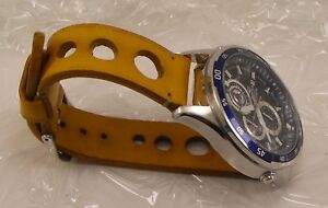 【送料無料】腕時計　シンチュリンレーシングスポーツユニバーサルファットマノベラペレミリメートルコロニアルcinturino racing sport univer fatto a manovera pelle 22 mm coloniale