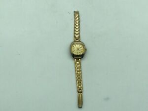 【送料無料】腕時計 ヴィンテージモントレフェムマティドカドランカーvintage montre femme maty dore cadran carre 2,5 x 3 cm