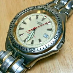 【送料無料】腕時計　ウォータープロインディグロメンデュアルトーンアナログクォーツウォッチバットguess waterpro indiglo men 50m dual tone analog quartz watch hours~date~ batt