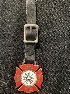 【送料無料】腕時計 ヴィンテージウォッチフォブレザーストラップvintage vfd watch fob w leather strap