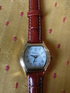 【送料無料】腕時計　モントレフェムナタリーアンデルセンmontre femme nathalie andersen