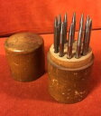 【送料無料】腕時計 ヴィンテージオリジナルウッドケースドイツステークパンチvintage watchmakers punch stake set in orig...
