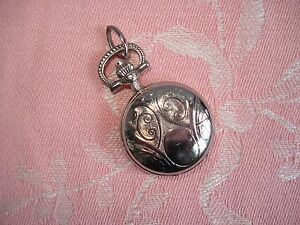 【送料無料】腕時計 プチモントレフェムペンデンティフクアルツヴィエミンレニエpetite montre femme pendentif a quartz vuillemin regnier 【送料無料】腕時計 プチモントレフェムペンデンティフクアルツヴィエミンレニエpetite montre femme pendentif a quartz vuillemin regnier