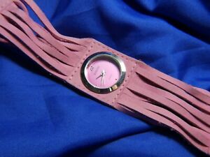 【送料無料】腕時計　ピンクレザーオープンウィーブシルバートーンワイドウォッチバッテリーrumours 21202 pink leather open weave silver tone wide watch, battery a20