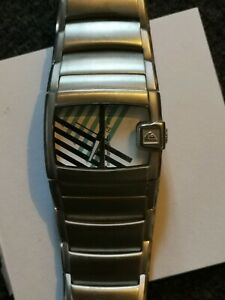 【送料無料】腕時計 オーテンティクモントルクイクシルバーauthentique montre quiksilver 【送料無料】腕時計 オーテンティクモントルクイクシルバーauthentique montre quiksilver