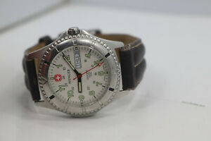 【送料無料】腕時計 メンズヴェンゲルデーウォッチバッテリーブラウンレザーmens wenger daydate watch 0960627, battery brown leather