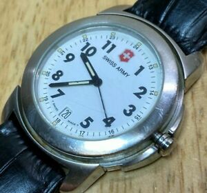 【送料無料】腕時計 スイスビクトリノックスメンズスチールアナログクォーツウォッチバッテリーswiss army victorinox mens 100m steel analog quartz watch hours~date~ battery