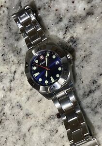 【送料無料】腕時計　ヴェンゲルスイスダイブウォッチwenger swiss dive watch