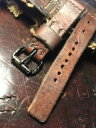 handmade 20mm swiss leather ammo watch strapスイスレザーアンモウォッチストラップ※注意※NYからの配送になりますので2週間前後お時間をいただきます。人気の商品は在庫が無い場合がございます。ご了承くださいませ。サイズの種類の商品は購入時の備考欄にご希望のサイズをご記載ください。　携帯メールでの登録ですと楽天からのメールが届かない場合がございます。