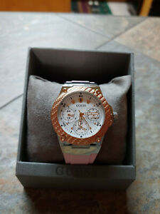 【送料無料】腕時計 レディースツートーンピンクゼナシリコンストラップウォッチguess ladies two tone pink zena multifunction silicone strap 39mm watch u1094l4