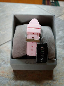 【送料無料】腕時計　レディースツートーンピンクゼナシリコンストラップウォッチguess ladies two tone pink zena multifunction silicone strap 39mm watch u1094l4