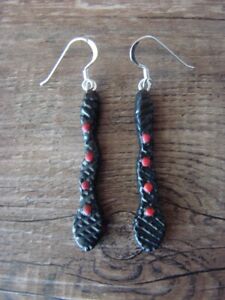 【送料無料】ジュエリー・アクセサリー ジョナサンジェットガラガラヘビフェティッシュイヤリングmain sculpte jet rattle serpent fetiche boucles doreilles par jonathan