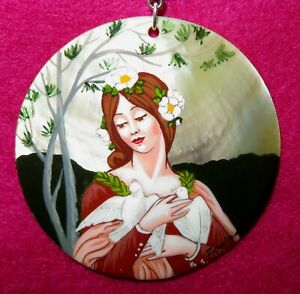 hokushinの【送料無料】ジュエリー・アクセサリー ペンダントエリザベートソンレルテンダーロシアハルpendentif elisabeth sonrel tender colombes signe origine russe main peint coque｜アングル2