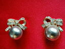 ジュエリー・アクセサリー イヤリングクリップニーナリッチグレービーズファンシースパークルboucles doreille a clip nina ricci perles grises brillants fantaisie