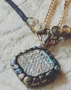 hokushinの【送料無料】ジュエリー・アクセサリー エステルネックレス???ファンタジーペンダントストロベリーcollier esther femme ??? fantaisie pendentif paillettes｜アングル2