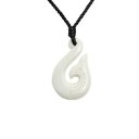 【送料無料】ジュエリー・アクセサリー ネックレスペンダントクジラヘイマタウマオリ81stgeneration collier pendentif en os s...