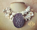 ジュエリー・アクセサリー ハウライトターコイズビッグネックレスホワイトブラウンブラックペンダントhowlite turquoise gros collier imposant blanc drk marron noir sculpte pendentif