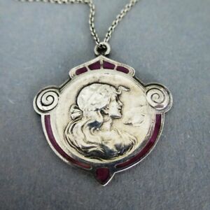 楽天hokushin【送料無料】ジュエリー・アクセサリー アールヌーボーシルバーペンダントリリーフレデクトルチェーンart nouveau pendentif en argent avec relief femmes et emailledekor inclus chaine